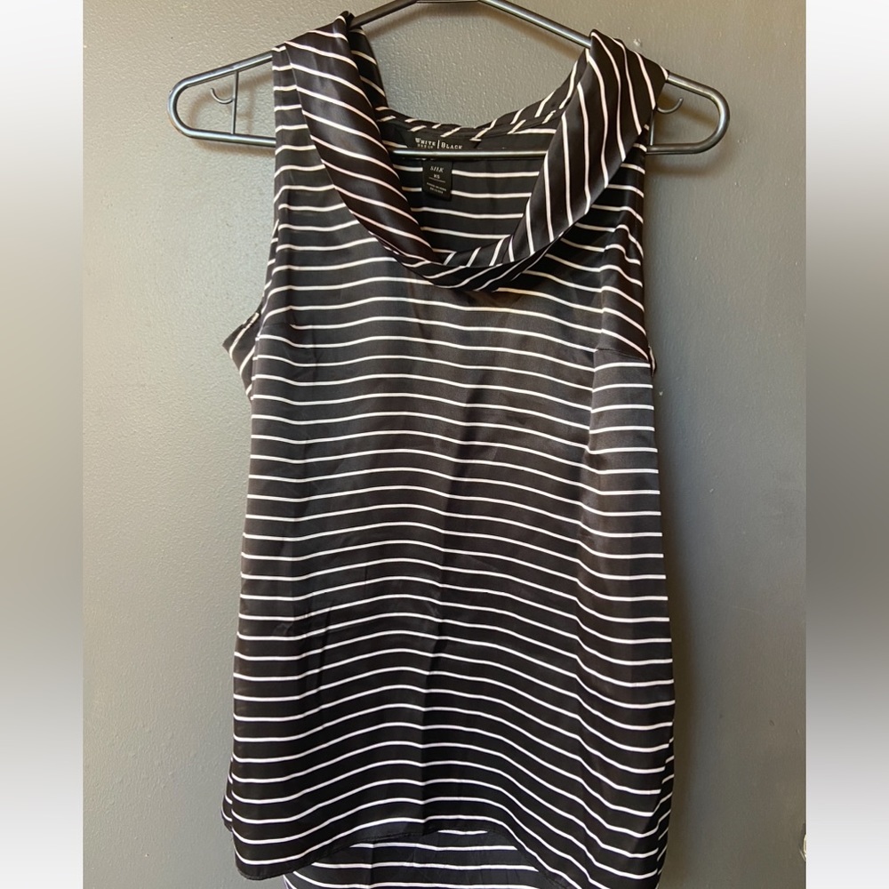White House black market sleeveless silk blouse size XS